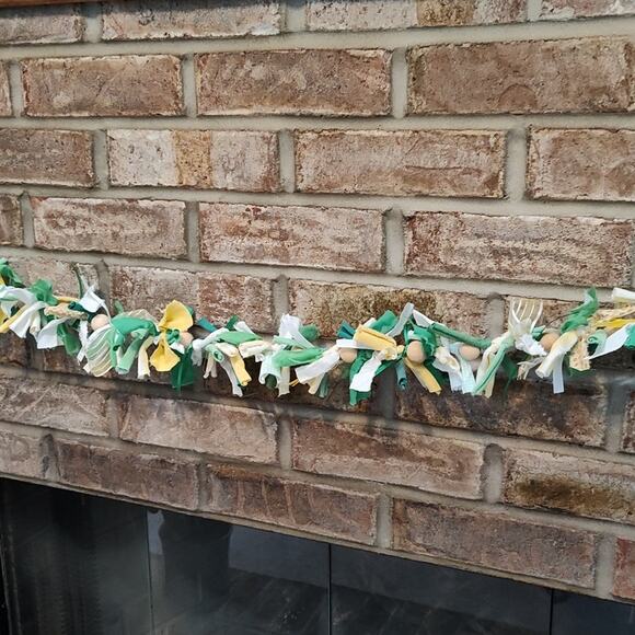 Green, yellow, white, tan ball & rag strip Garland, 6' - Picture 2 of 4